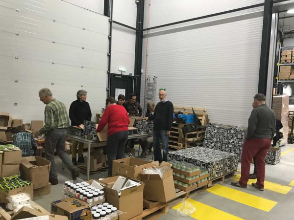 SHOE Voorbereiden kerstpakketten 2017 (1)