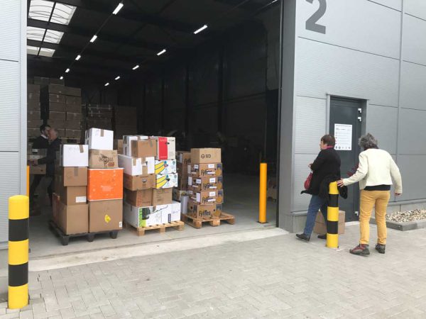 SHOE Voorbereiden kerstpakketten 2017 (3)