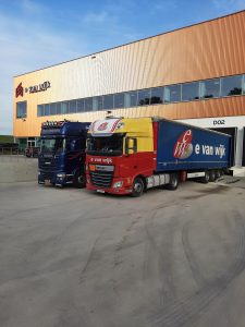 Twentepoort Logistiek verzorgt transport Stichting SHOE - vrachtwagen klaar voor transport
